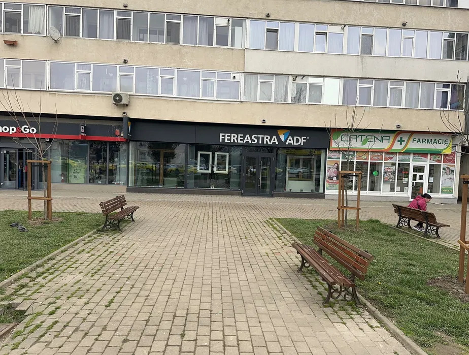 Spatiu comercial cu vizibilitate foarte buna, suprafata vitrata 30mp, Bd N.Iorga