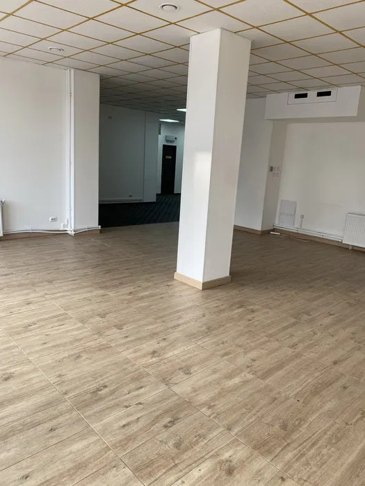 Spațiu Comercial/Birouri de Închiriat în Zona Bucsinescu, 120mp, 1750 euro/luna